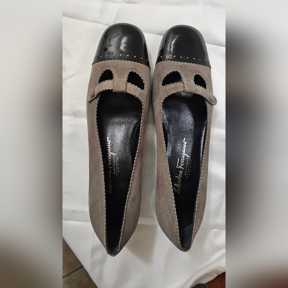 Salvatore Ferragamo Black Gray Flats Elegant Loafers